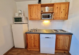 Spacious 3-Bedroom Apartment for 6-8 People, Near Ski Lift & Shops