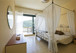 Spacious 3-room apartment with sunbath and panoramic view