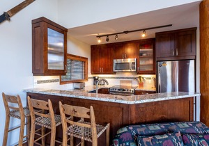 Spacious 3BR | Walk to Village + Lost Lake | Quiet Location | Spacious | Managed By Aloha Whistler