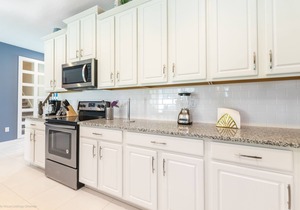 Spacious 5 Bed Splash Pool Townhome in Solara