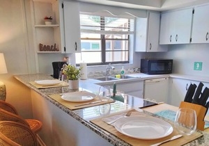 Spacious 6BR Duplex just 460 steps to the beautiful Indian Rocks Beach! 🏖☀️