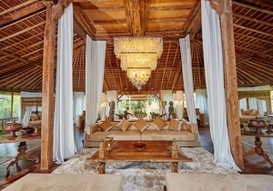 SPACIOUS 6BR Villa, Canggu - PERFECT For Events/Gatherings! W/Swimming Pool!