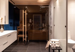 Spacious and central apartment with private sauna