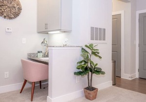 Spacious and Comfy 1BR Gym, Pool+Balcony