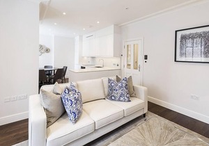 Spacious and Modern 3 Bedroom Flat (Lower Ground Floor)