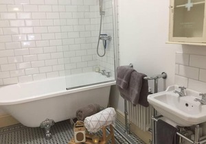 Spacious Apartment Close To Gloucester Quays And Docks