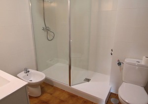Spacious apartment for 6 people - center - air conditioning - WiFi - parking - beach 250 meters