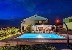 Spacious Apartment in Pazin with Pool