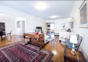 Spacious apartment in prestigious Toorak