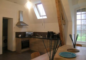 Spacious Apartment in Renovated Castle Estate with Garden Access and Modern Amenities