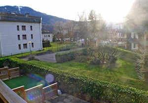 Spacious apartment in the heart of Samoëns with WiFi and private parking, pets allowed