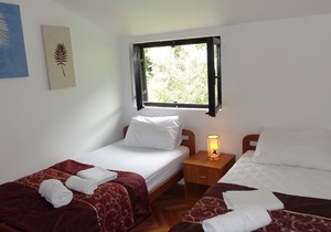 Spacious Apartment with Sea Views and Mountain Views