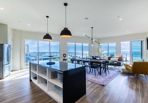 Spacious Beach Front Balcony | walking distance to ALL local hotspots