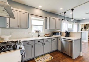 Spacious Bungalow near Plaza District