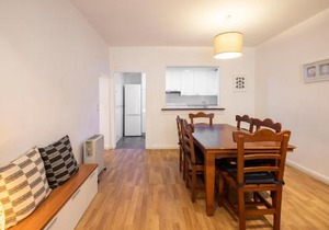 Spacious Central Old Town Apartment