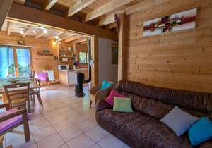 Spacious Chalet near Gérardmer: Terrace, Orchard, Ski, & Local Crafts