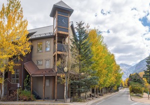 Spacious Condo in Telluride-Beautiful West Views!
