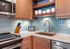 Spacious Corner Location with Wrap Around Lanai -BEST VALUE!