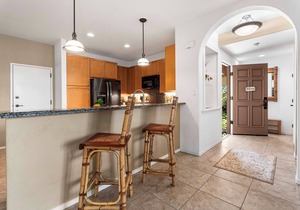 🏖️Spacious Corner Unit | Concierge Included | Central AC