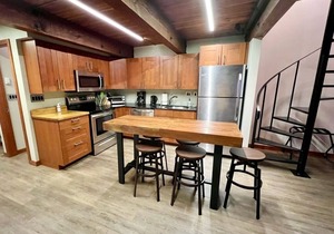 Spacious Gastown Loft with 20ft ceiling