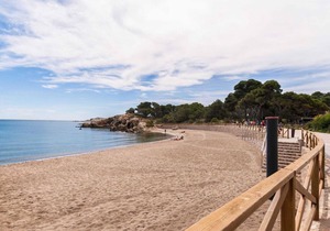 Spacious Holiday Home in Girona with Swimming Pool