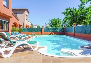 Spacious Holiday Home in Girona with Swimming Pool