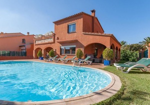 Spacious Holiday Home in Girona with Swimming Pool