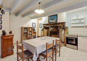 Spacious Holiday Home With Garden in Querrien France