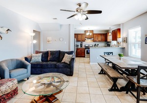 Spacious home 4 blocks from beach with 2 grills & kitchens, TVs in all bedrooms