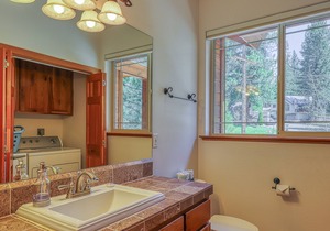 Spacious home near Lake Tahoe with firepit & two decks - near restaurants