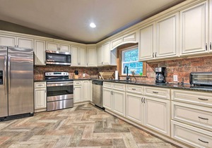 Spacious Kunkletown Home w/Full Game Room & Deck!