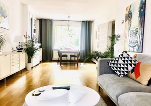 Spacious&Light gateway house.