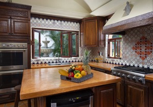 Spacious Open-Air Villa w/Unequaled Luxury/Views, 5 Mins to Town, Chef & Staff