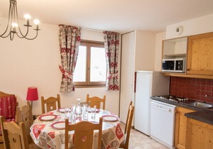 Spacious Ski-In/Ski-Out Apartment at Val-Cenis with Terrace and Parking