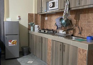 Spacious studio apartment, free parking on premise