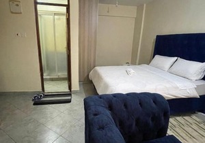 Spacious studio apartment, free parking on premise