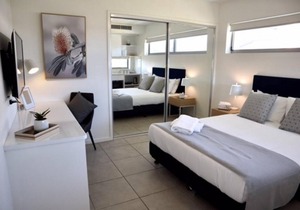 Spacious Studio Apt opp Hospital
