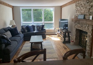 Spacious, Stylish Timber Creek Townhouse near Mount Snow; free shuttle