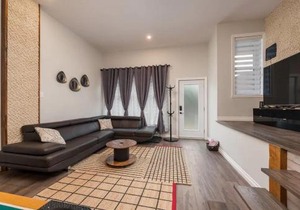 Spacious Townhouse with Rooftop Deck
