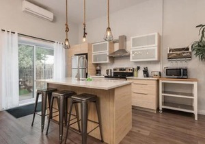 Spacious Townhouse with Rooftop Deck