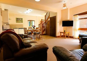 Spacious Two-Storey Barn Stay with Pool – Granary at The Victorian Barn Dorset
