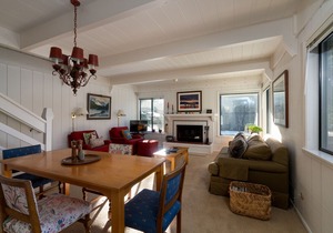 Spacious Villager Condo, Quick Access & Great View