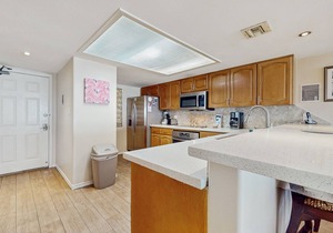 Spacious, waterfront condo with on-site pool, hot tub, & tennis