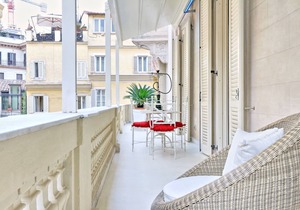 Spanish Steps Luxury House, your home far from your home