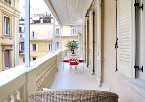 Spanish Steps Luxury House, your home far from your home