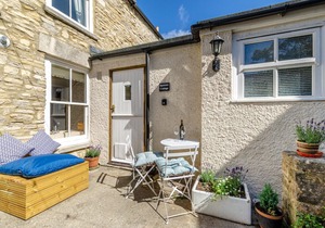 Sparrow Cottage - Two Bedroom House, Sleeps 4
