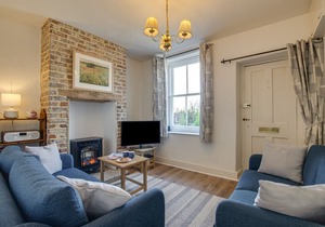 Sparrow Cottage - Two Bedroom House, Sleeps 4