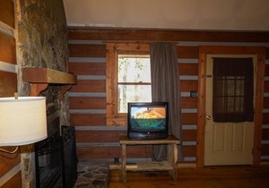 SPECIAL *Sept. 13th- Oct. 4th 20% off* Ol'Smoky Log Cabin on the River Unit 3