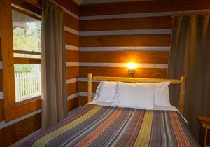 SPECIAL *Sept. 13th- Oct. 4th 20% off* Ol'Smoky Log Cabin on the River Unit 3