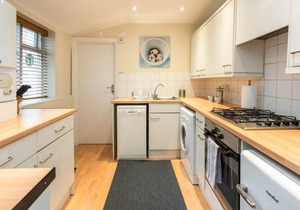 Spectacular 2BD Flat in Shepherds Bush